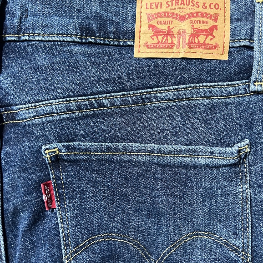Women’s Levi’s 311 Shaping Skinny Jeans. W31/L32. Excellent condition! - Picture 3 of 6
